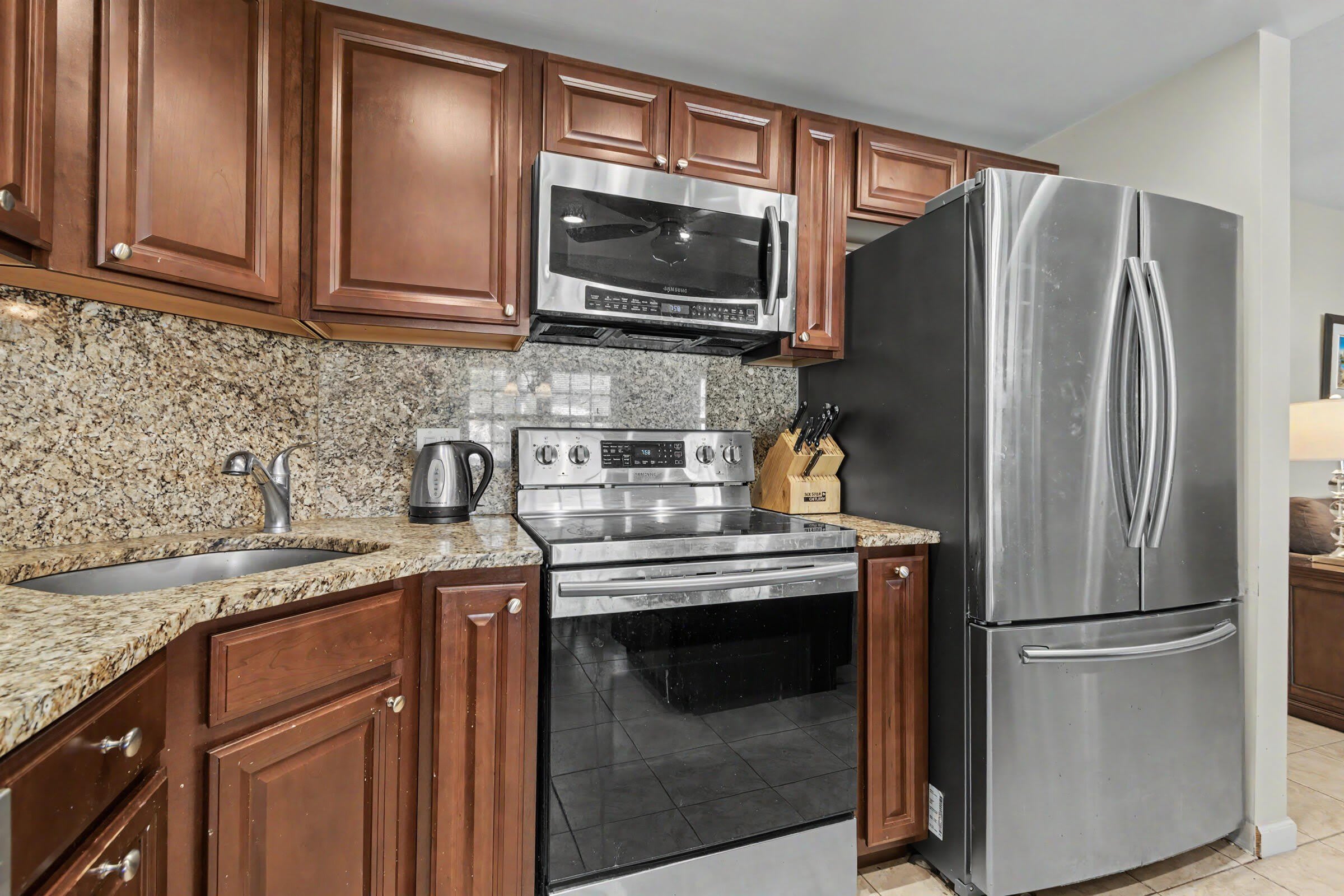 2455 NE 51st Street – photo 4