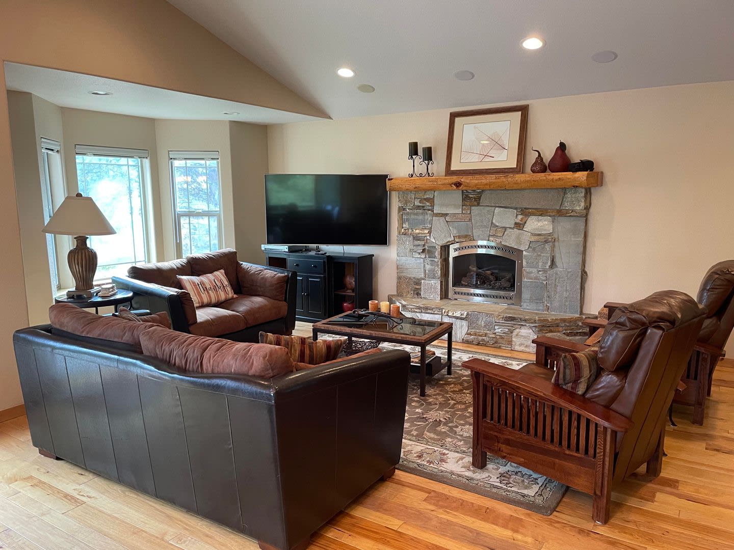 Beautiful 4Bd 3Ba Tahoe Keys Home A Must See With Comm Olympic Size Pool And Hot Tubs Avail For A 3 6 Month Seasonal Lease – photo 5