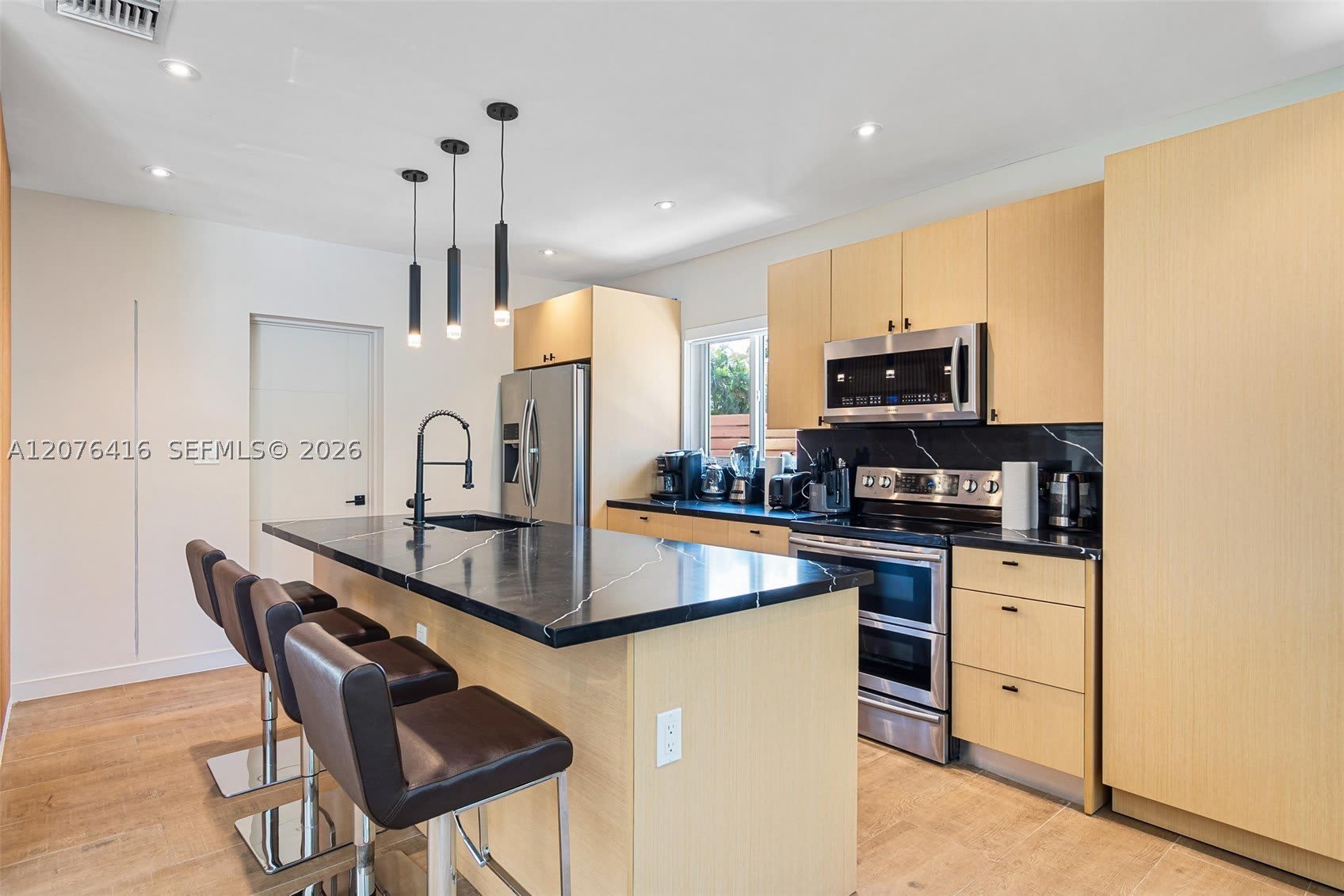 10658 NE 11th Ave – photo 3