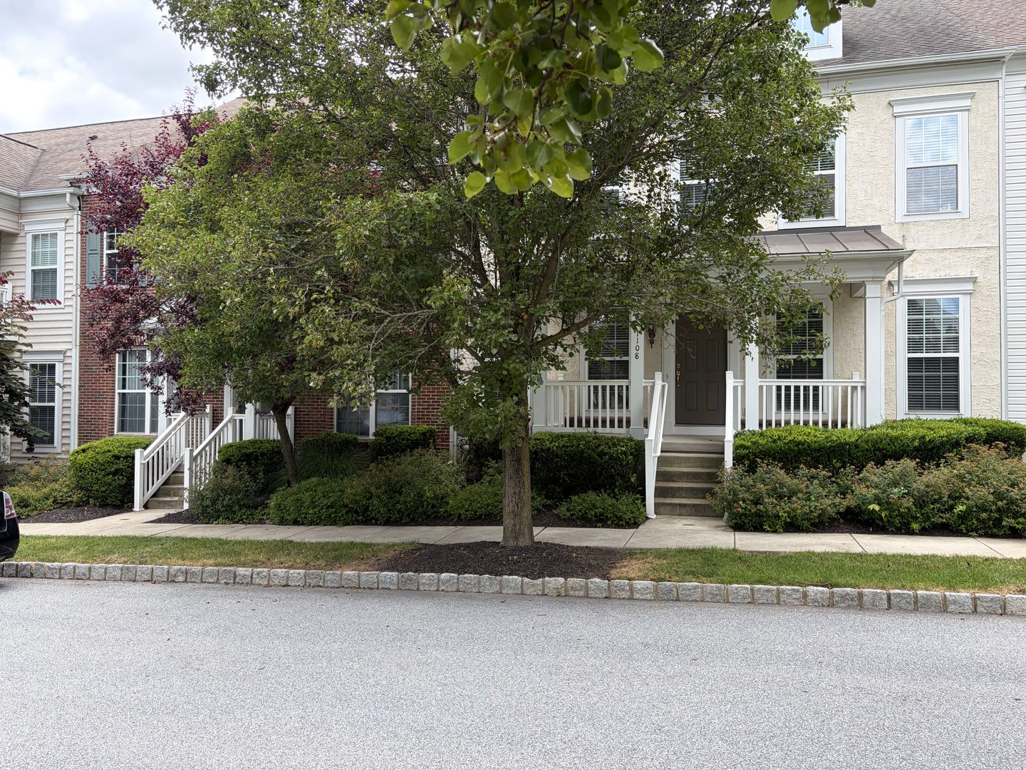 Spacious 3-Bedroom Townhome in Desirable Windsor Ridge – photo 3