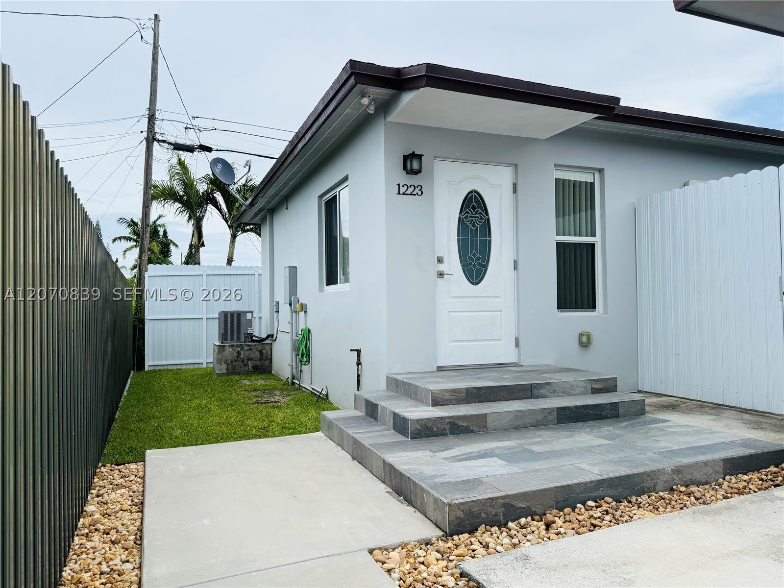 1221 SW 76th Ct – photo 1
