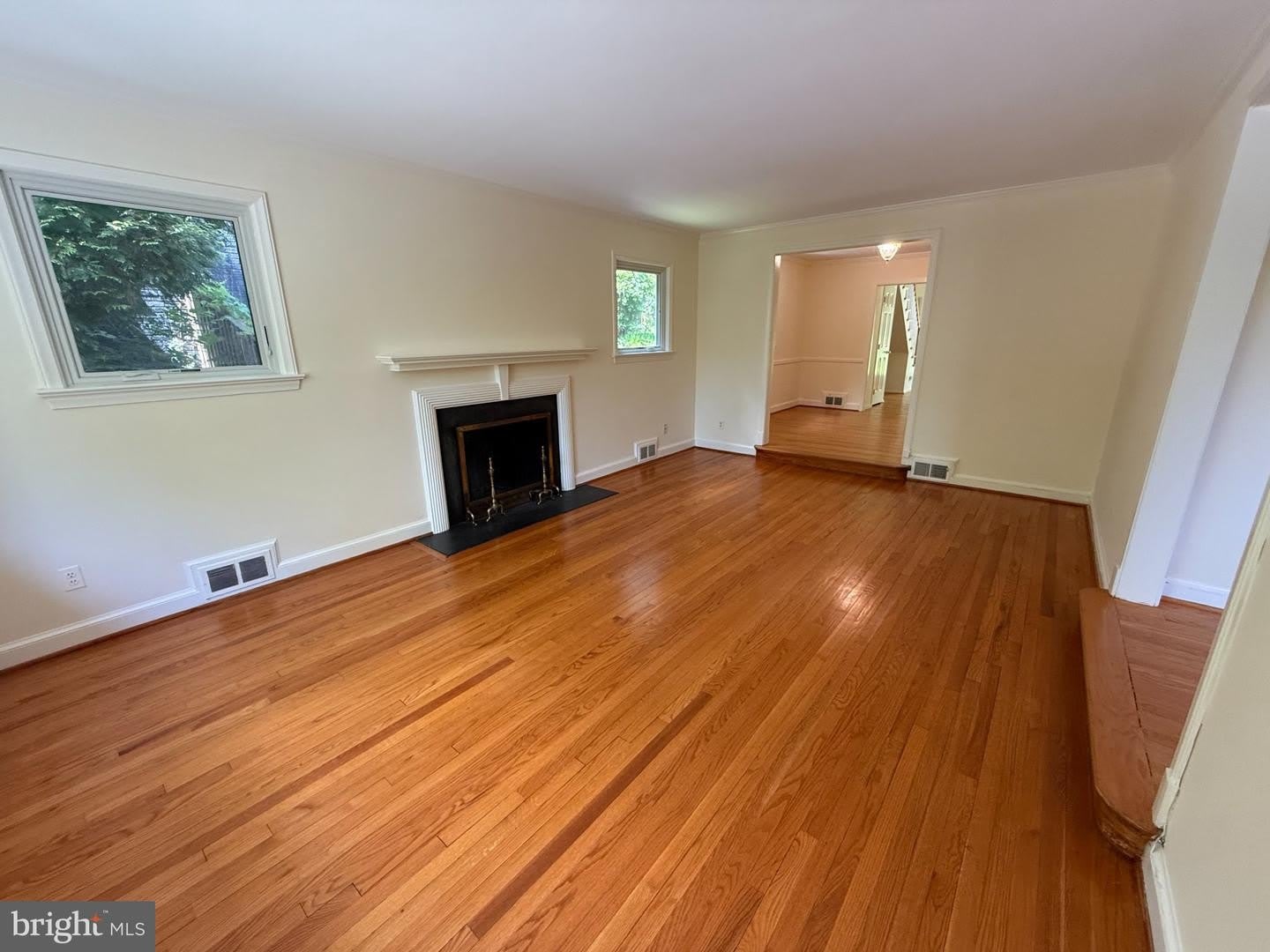 5021 Cathedral Ave Nw – photo 2