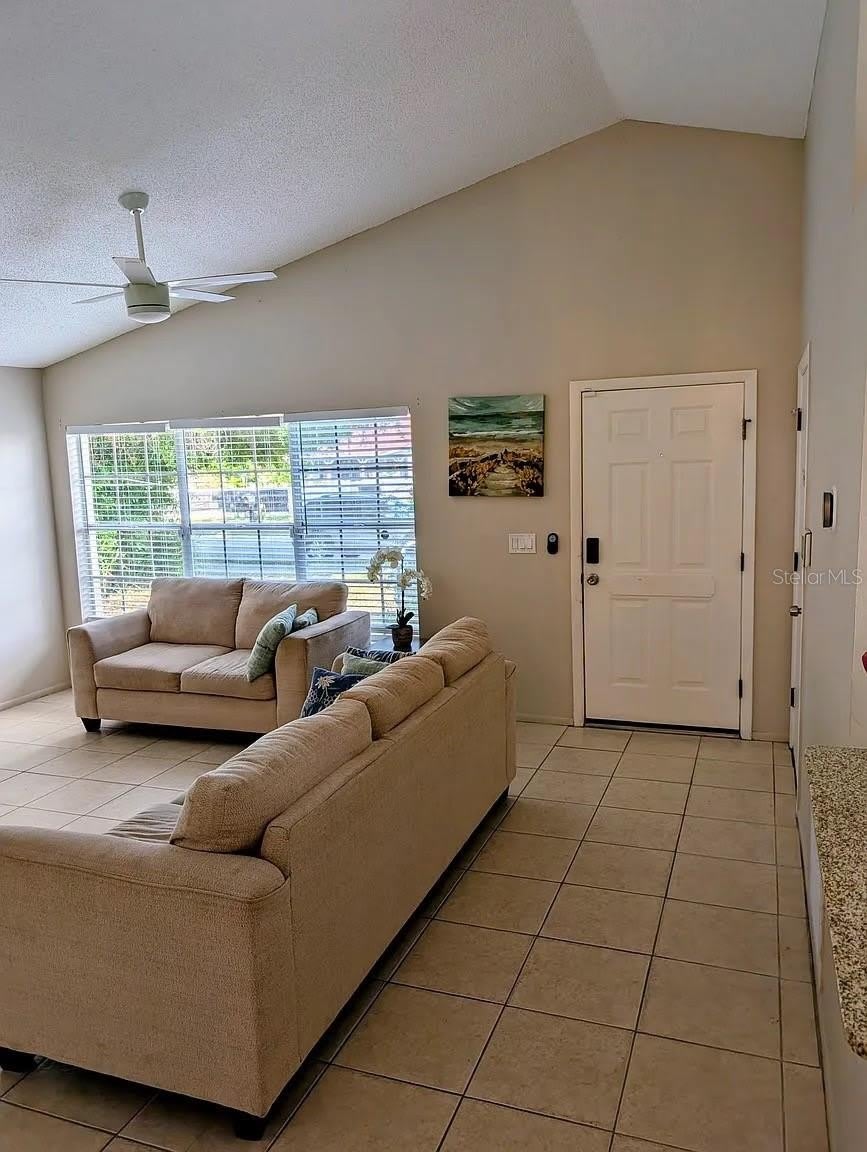 1083 Snead Avenue – photo 3