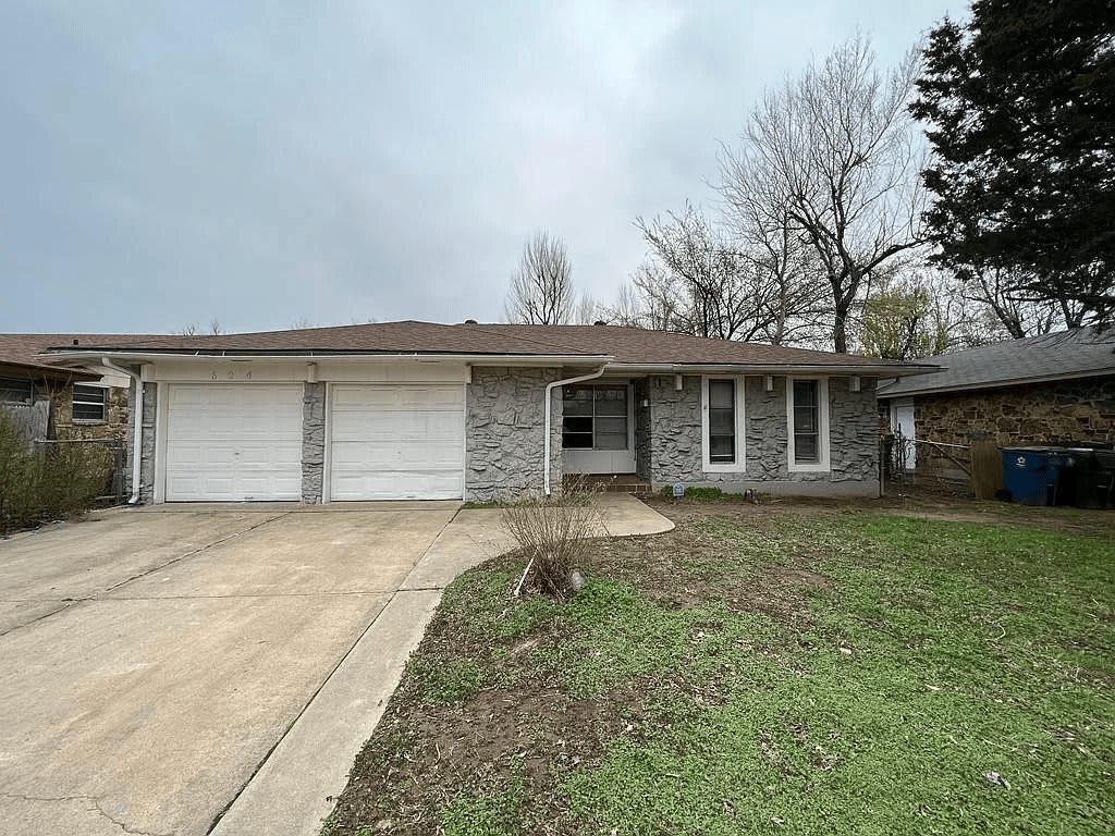 624 Lloyd Ave – photo 1