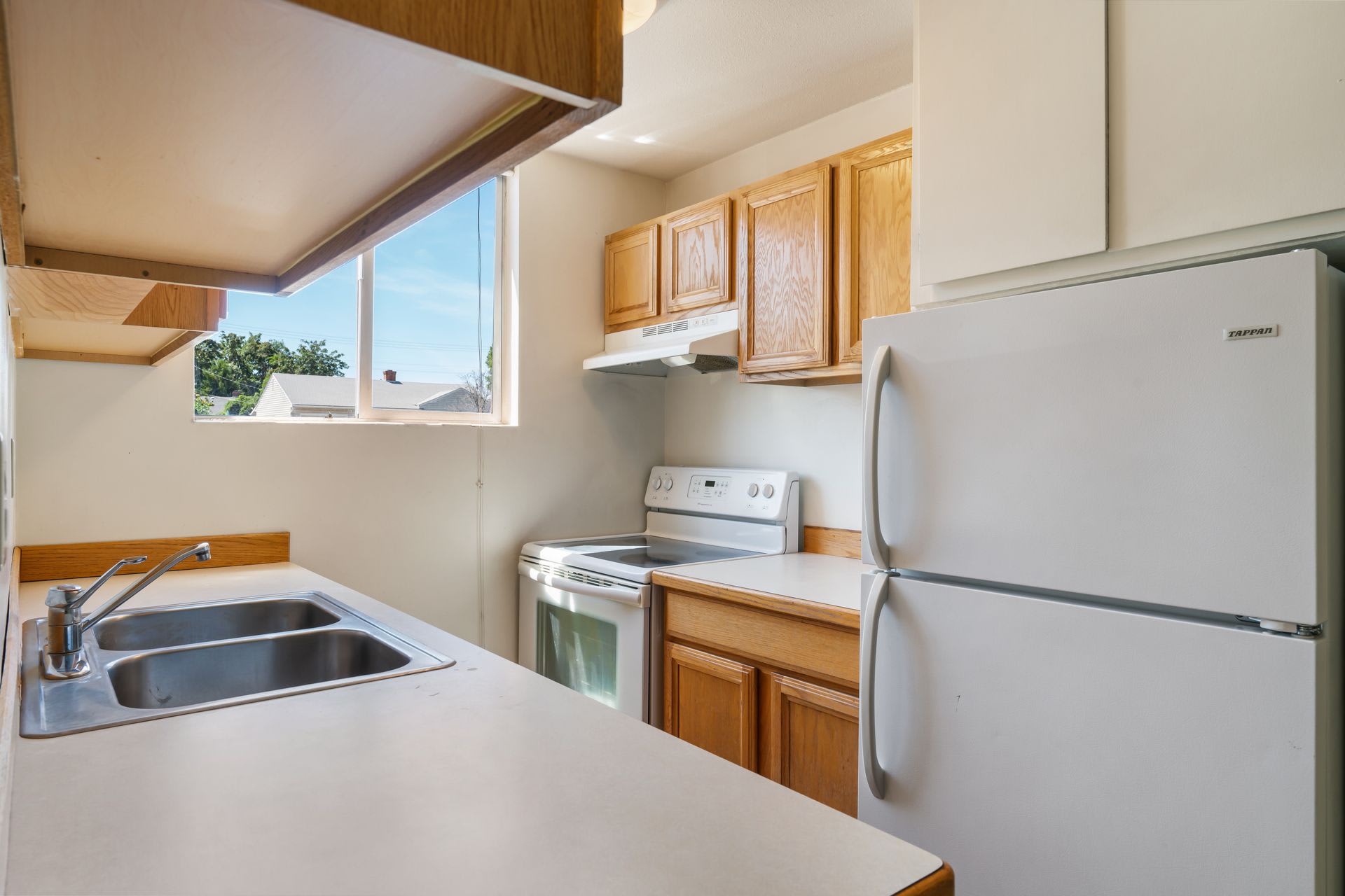 Dolphin Apartments – photo 2