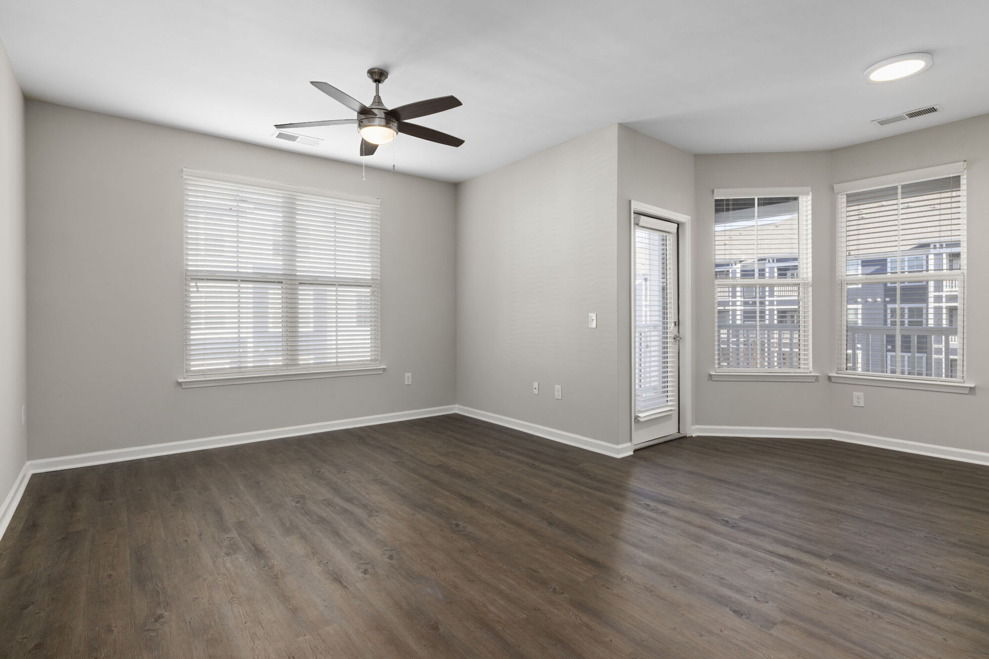 Level at 401 – photo 3