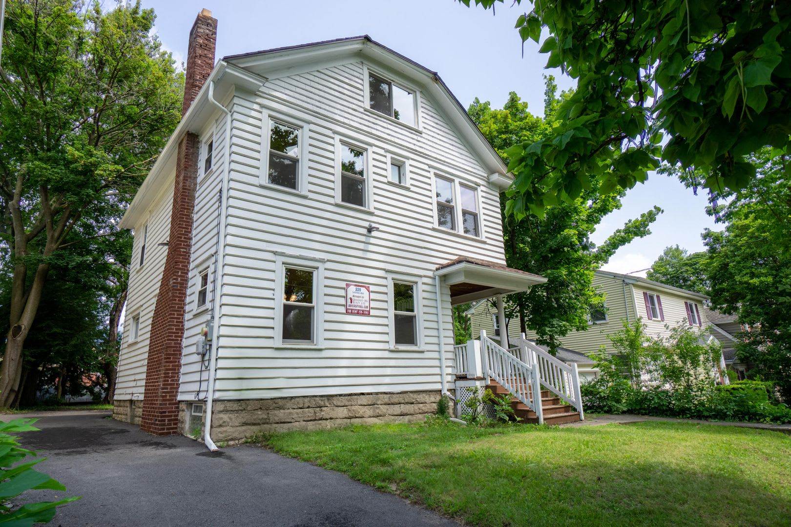 225 Lennox Pl – photo 1