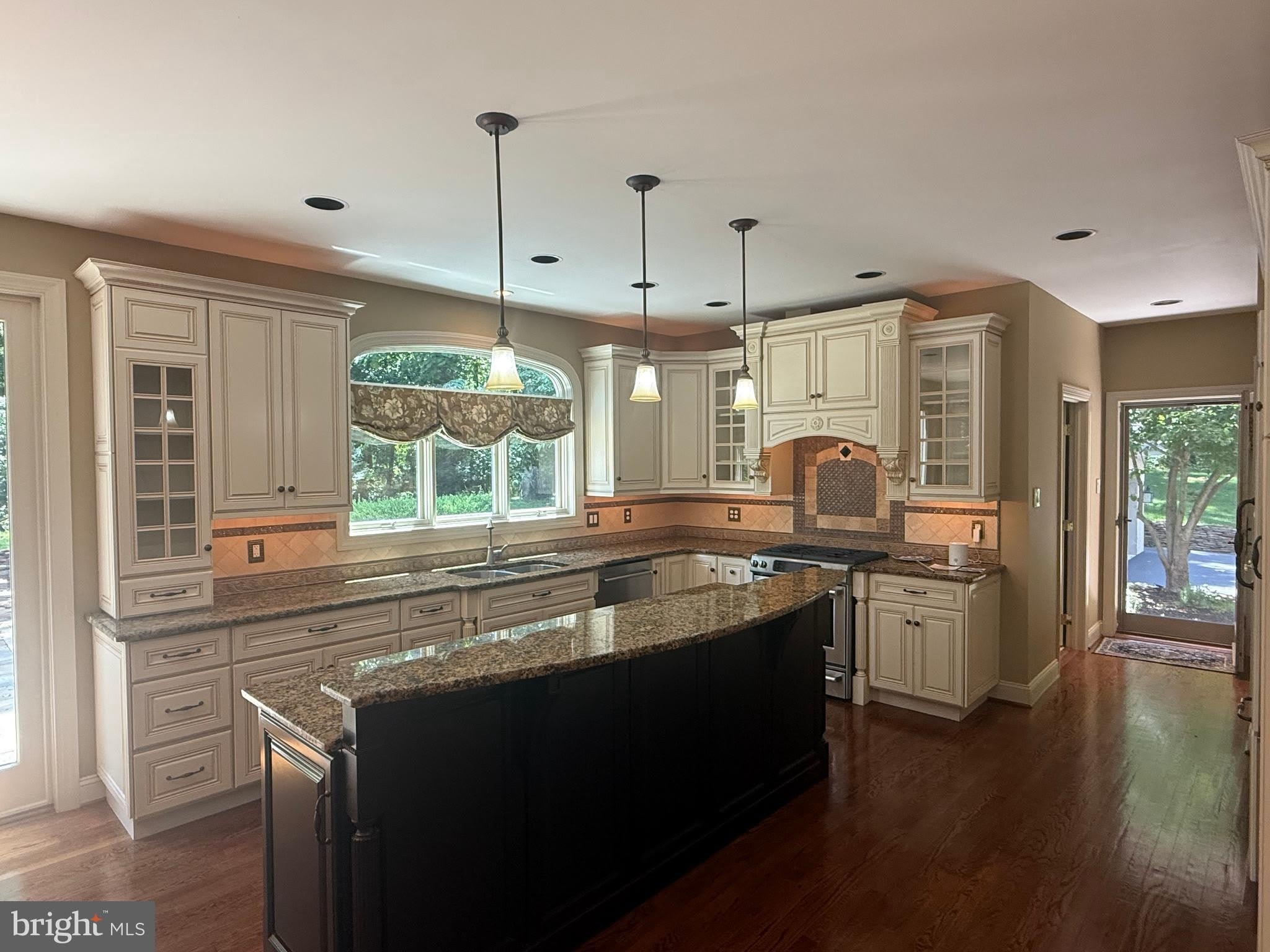 1714 HICKORY HILL Road – photo 4