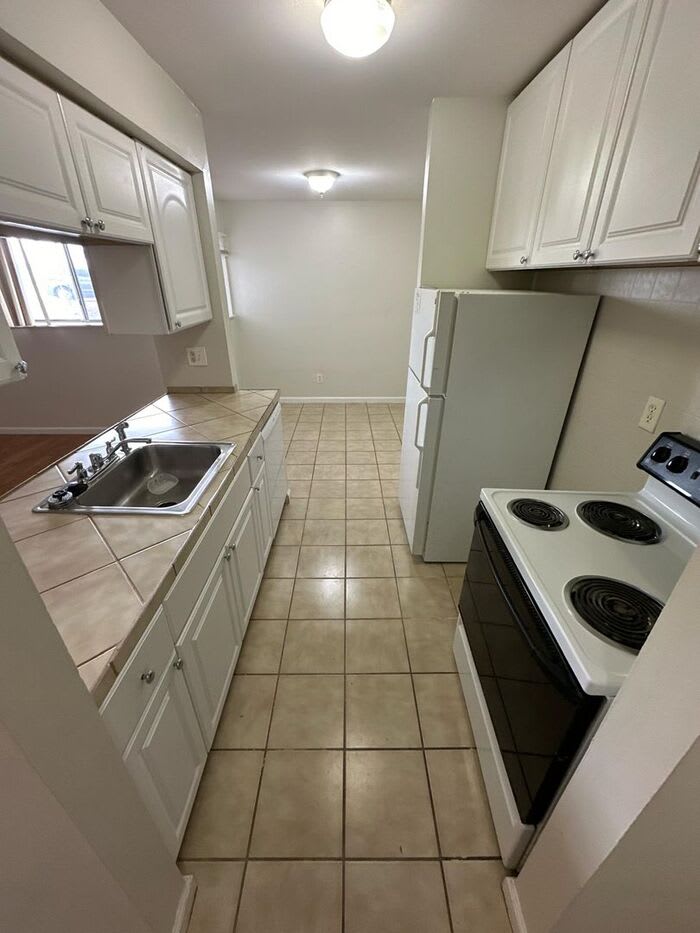 21761 Hillside Drive – photo 2