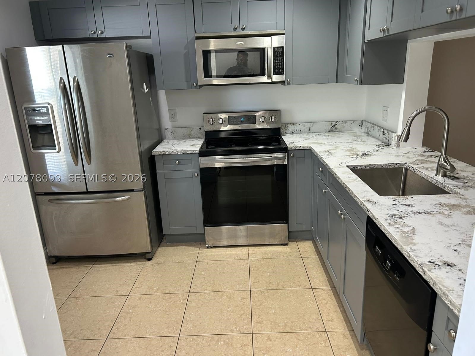 10537 NW 8th St – photo 2