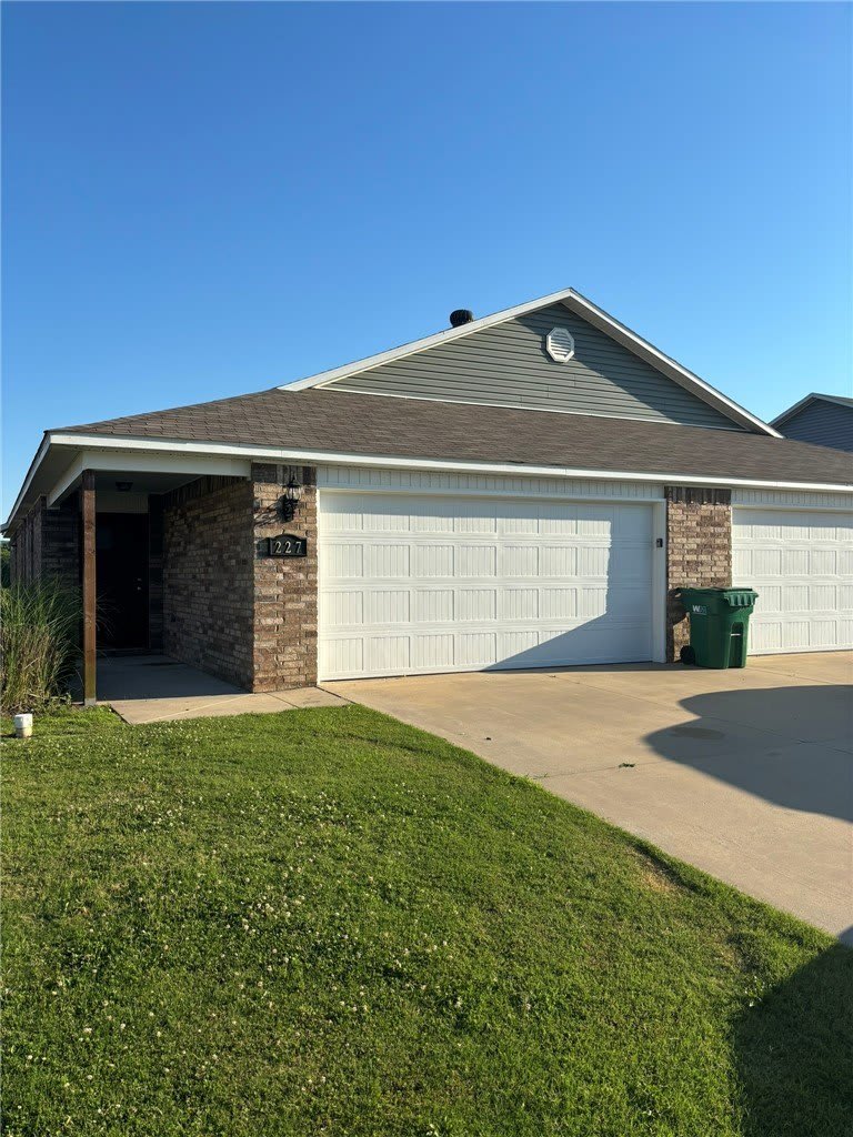 227 E Anabranch Court – photo 1
