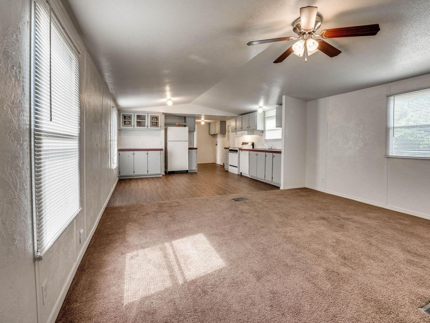 3bed/2bath Mobile Home on 1.2 Acres Available in Noble! – photo 3