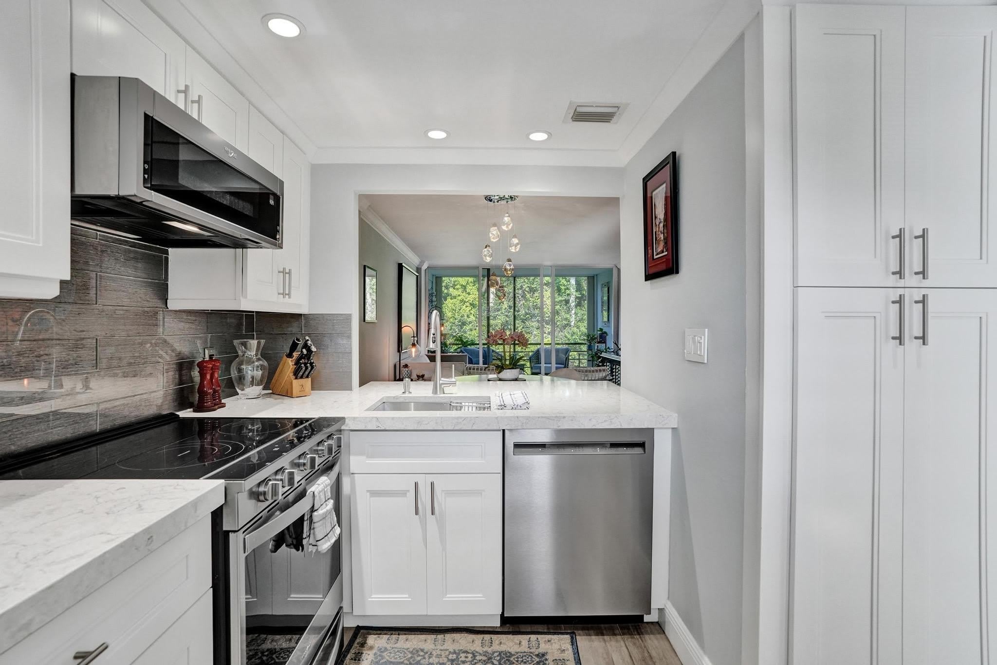 106 ROYAL PARK Drive – photo 2