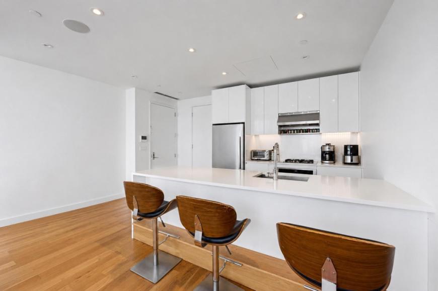 430 Albee Square – photo 3