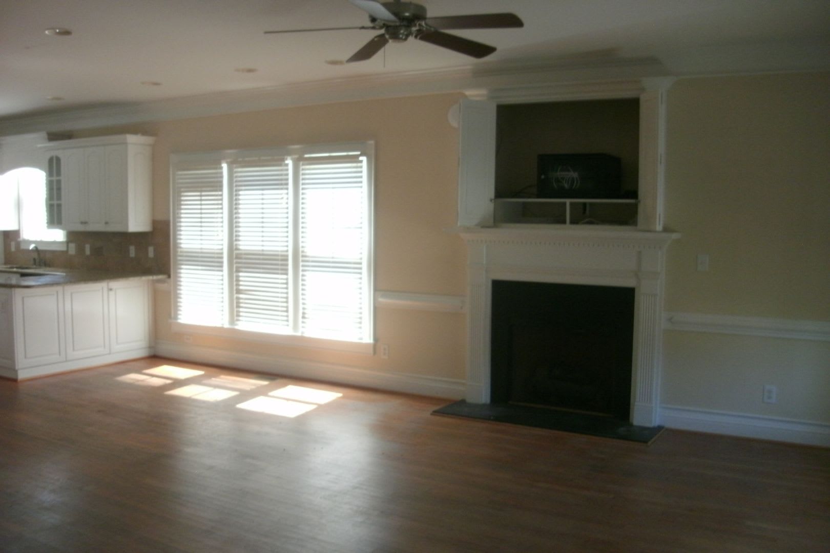 Beautiful Town Home – photo 4