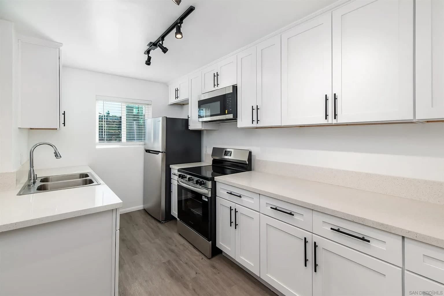 6738 University Ave – photo 1