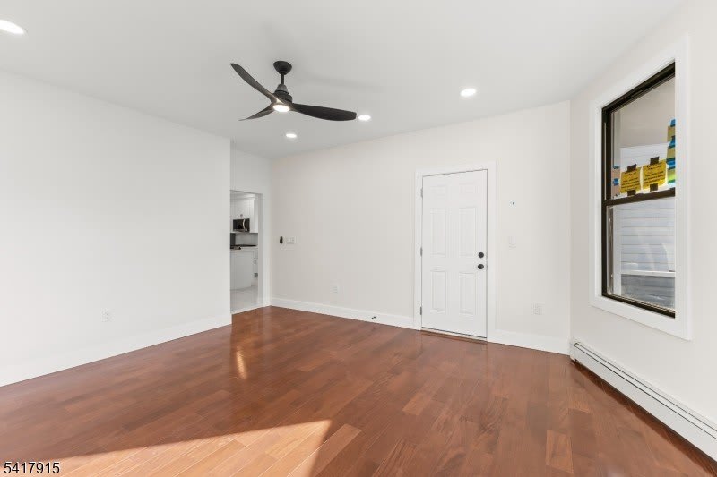 633 Lafayette Ave – photo 2