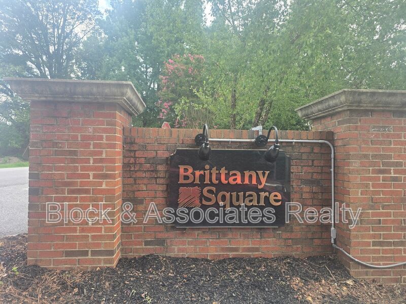 210 Brittany Way – photo 2