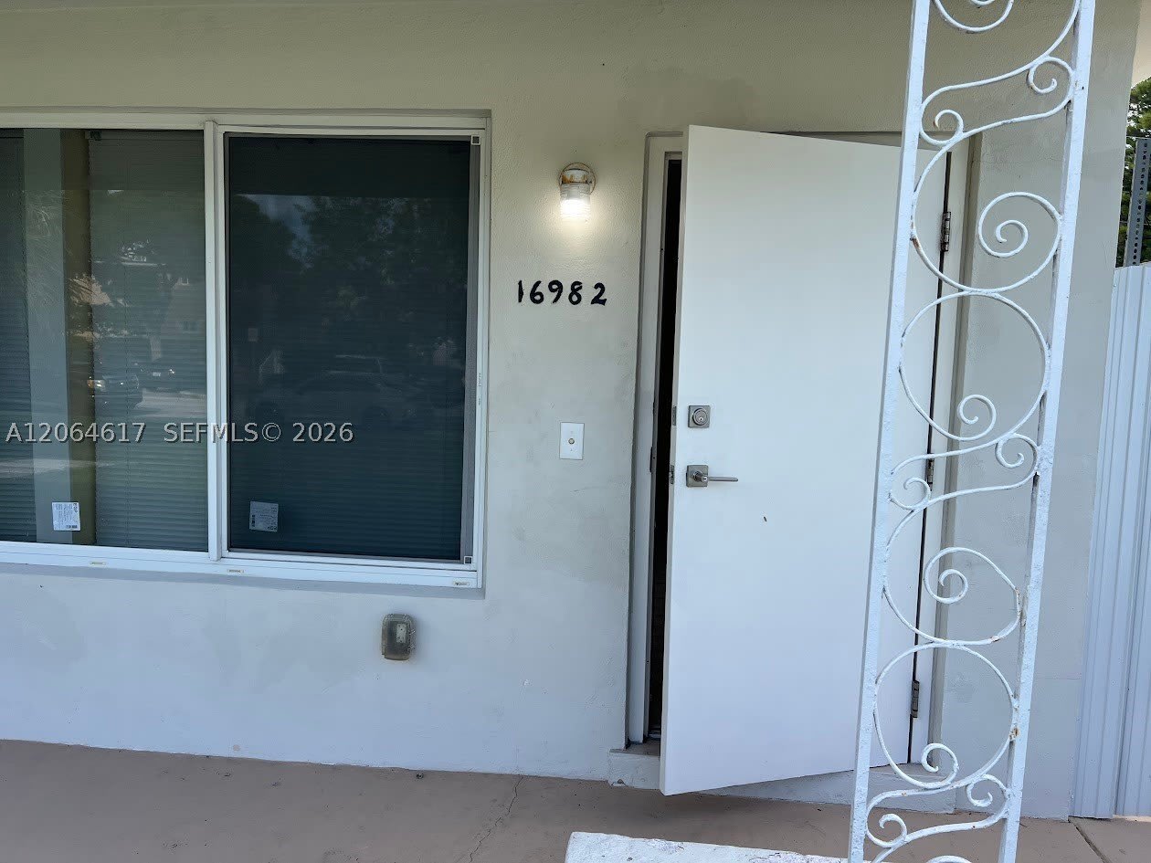 16982 NE 21st Ave – photo 2
