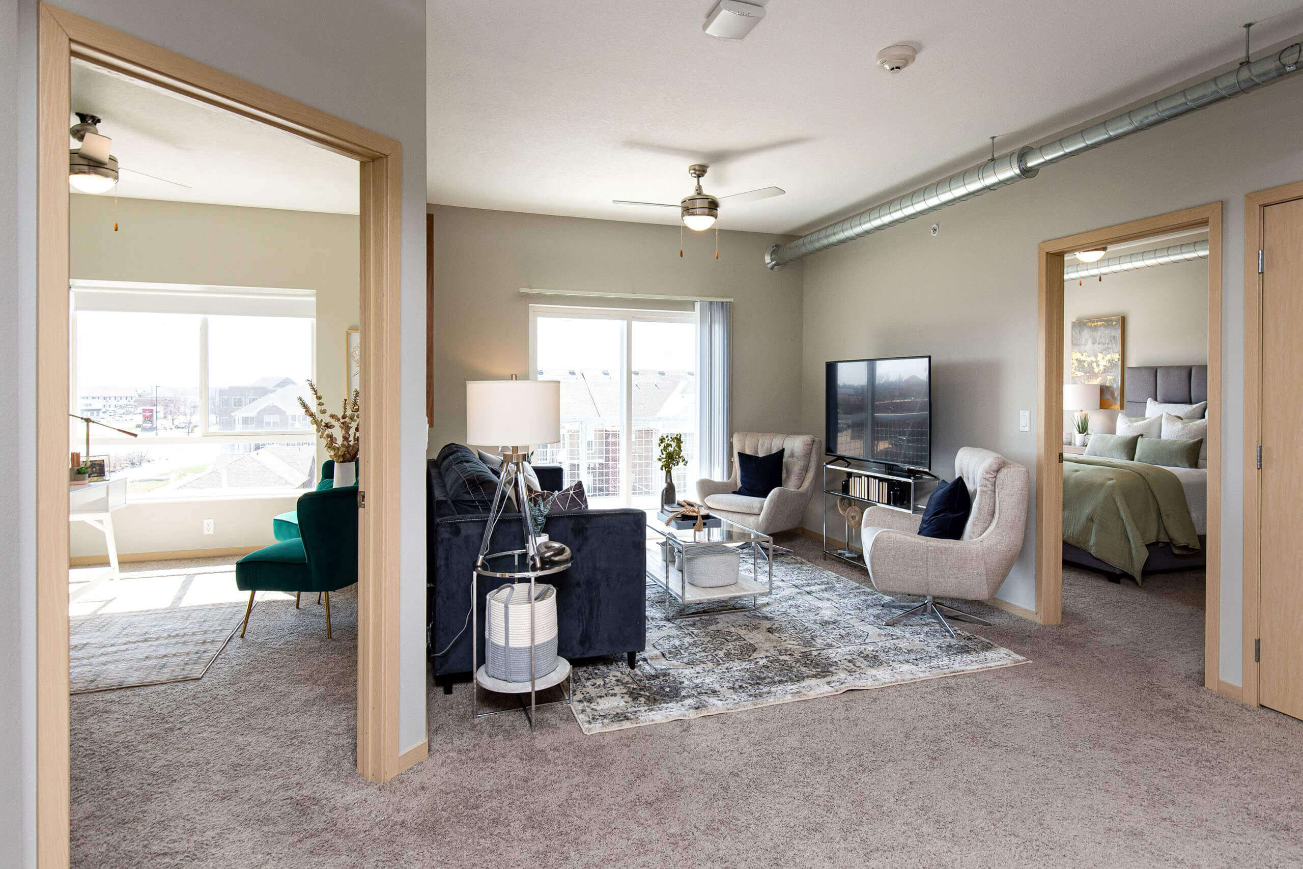 Lake Shore Apartments – photo 4