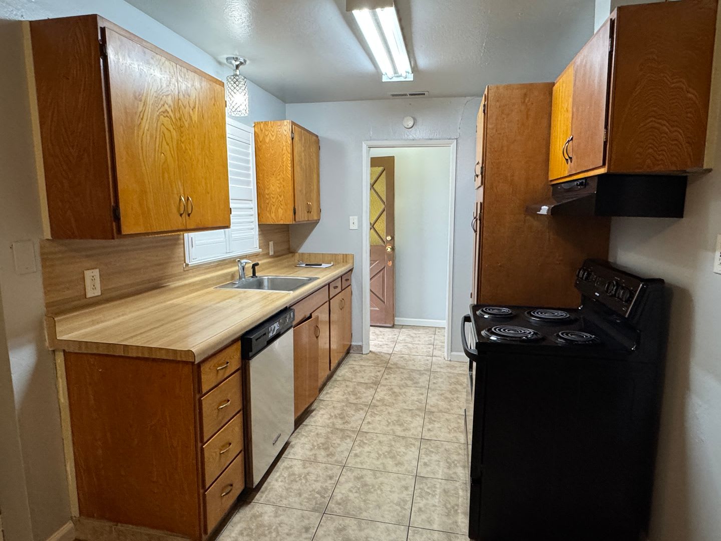 Three Bed, One Bath Home in North Stockton – photo 3