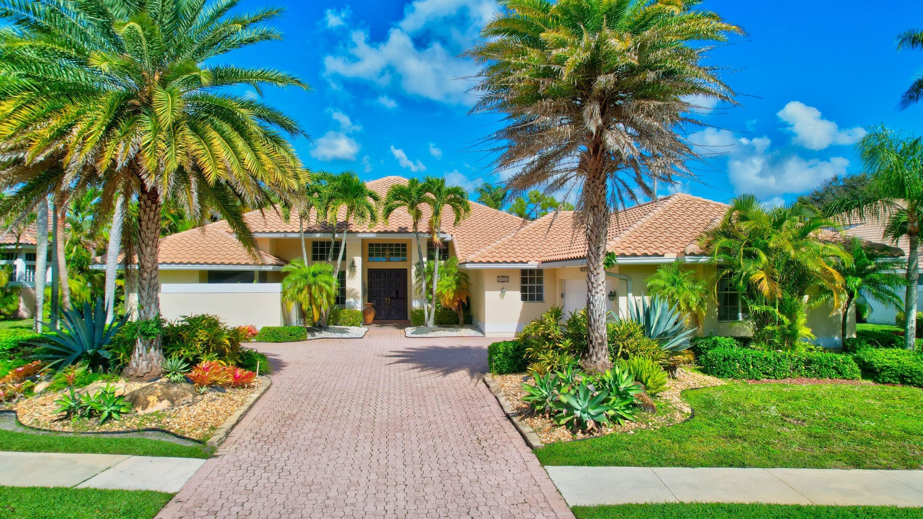 8320 Desmond Drive – photo 2