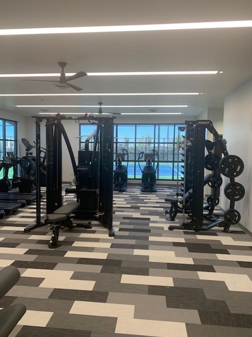 Beautiful East Side House 4 Bed 2 5 Baths Part Of The Overlook Casa Club That Includes Swimming Pool Gym Tennis Court Pickleball Courts – photo 2