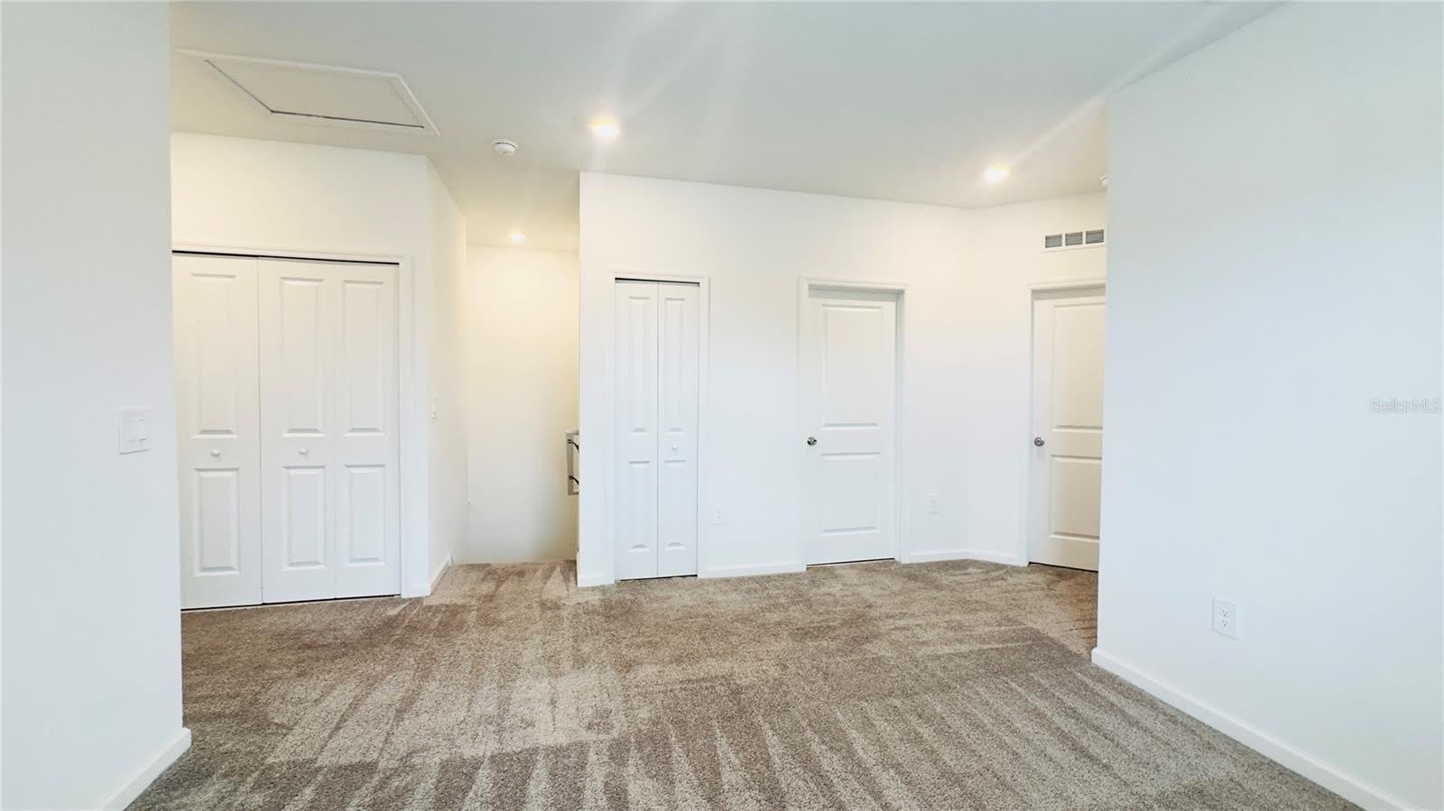 3255 Laurent Loop – photo 4