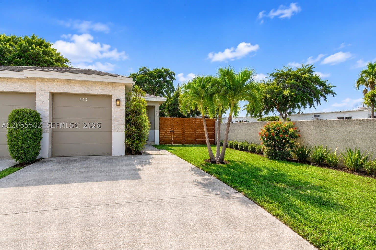 935 NW 2nd Ave – photo 3