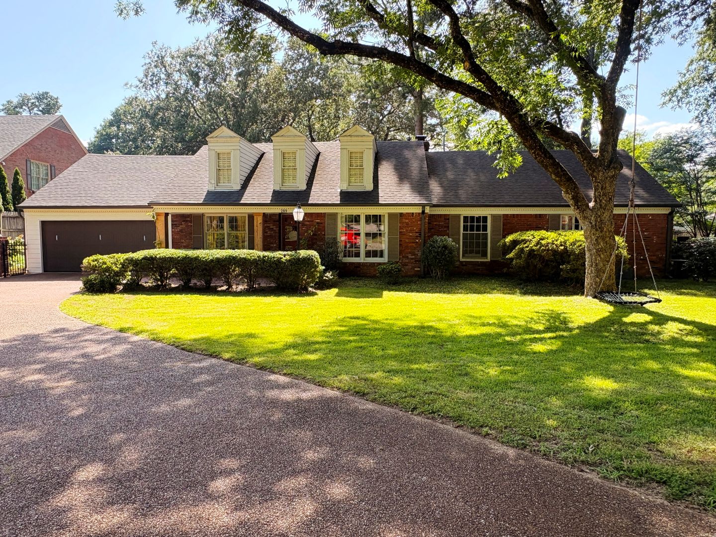 Renovated Home In The Heart Of East Memphis! Fully Fenced Backyard! No Carpet! – photo 1