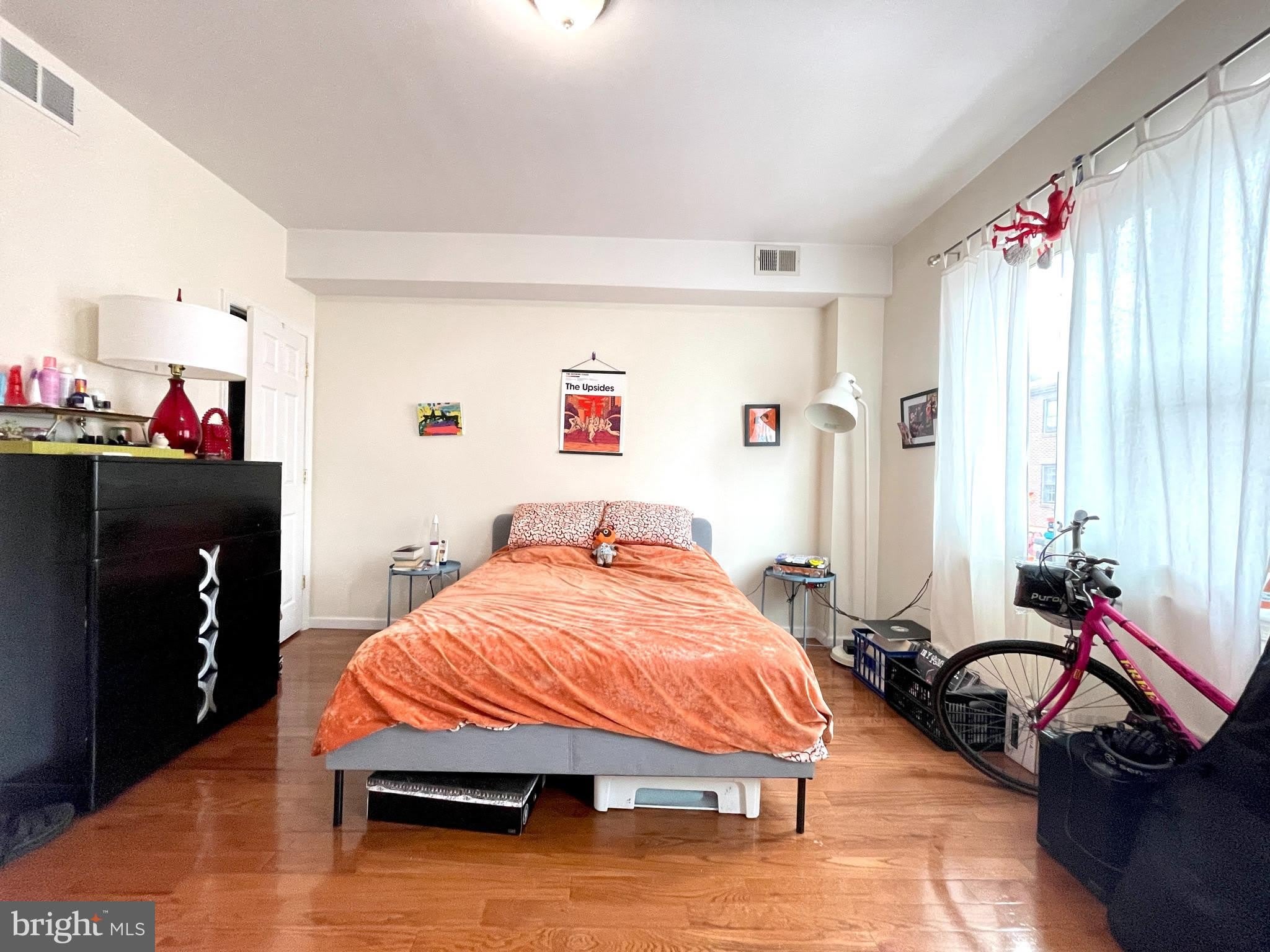 1131 GREEN Street – photo 3