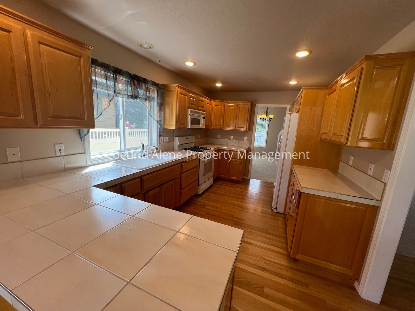 2 bed, 2 bath townhouse near Avondale Golf Course! – photo 4