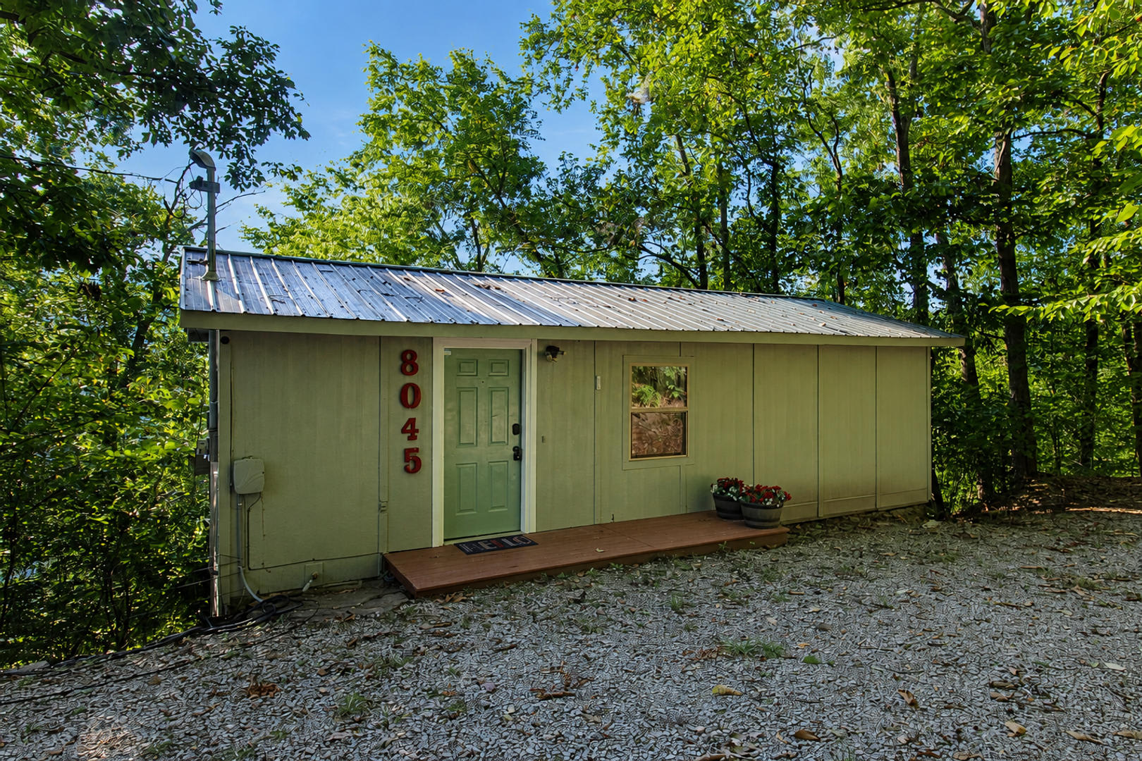 Secluded Fully Furnished 3 Bedroom Cabin With Center Hill Lake Views – photo 1