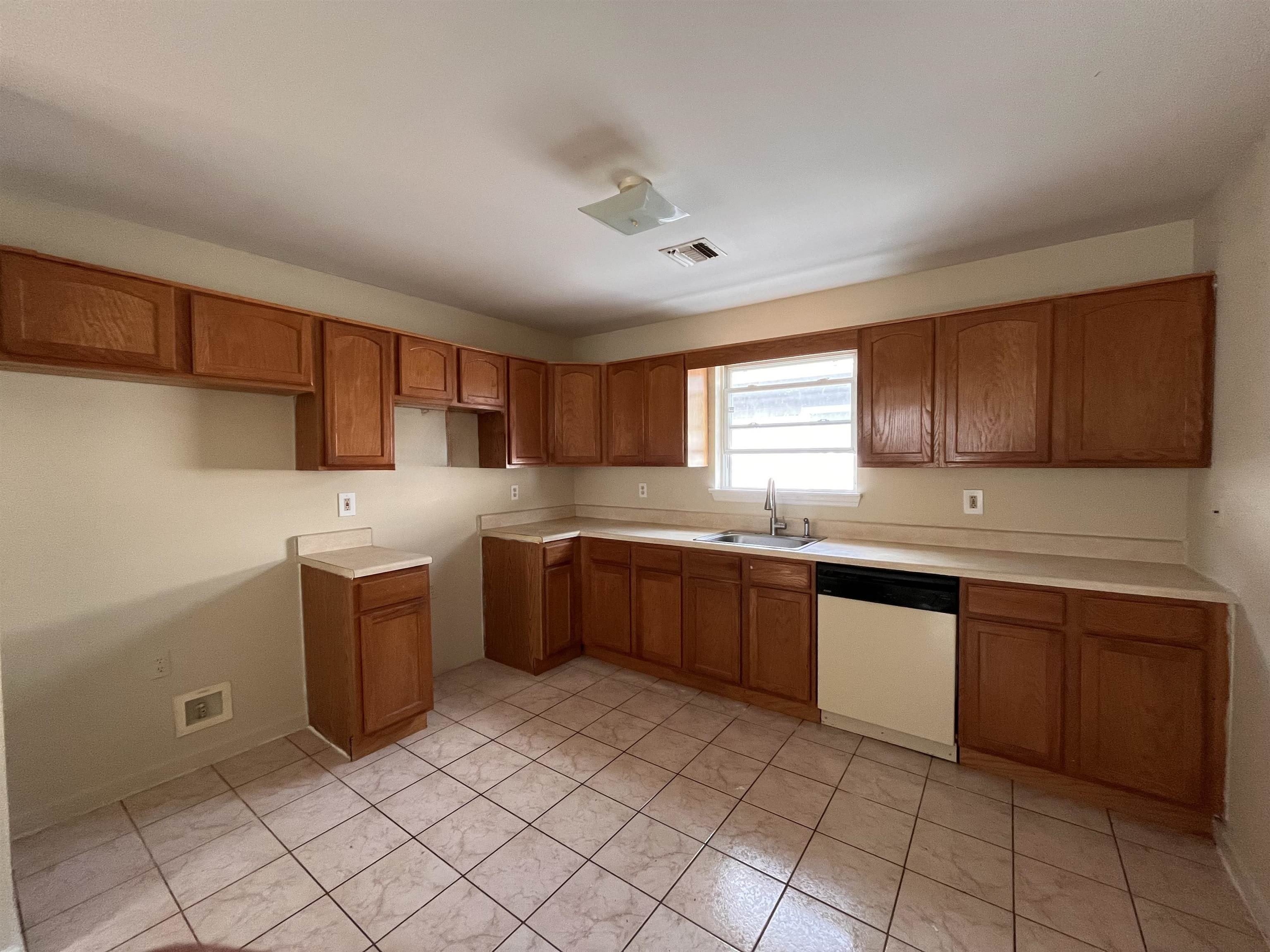 19 HALLECK ST – photo 2