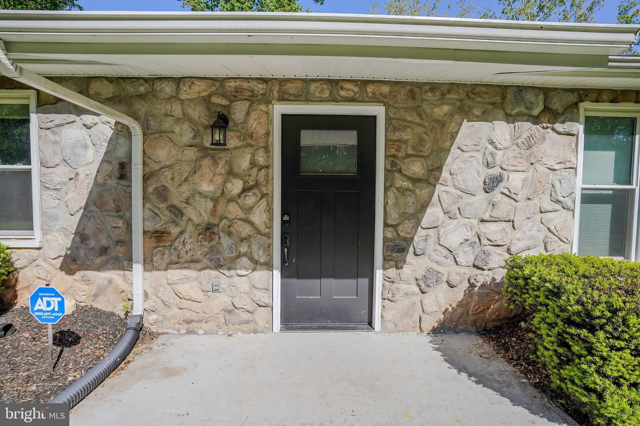 2816 BALLENGER CREEK Pike – photo 2