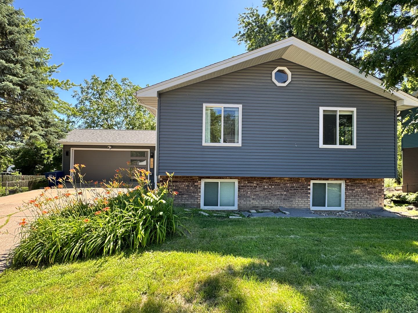 Coming Soon!!! Beautiful 4 bedroom 3 bath home in Bettendorf – photo 1