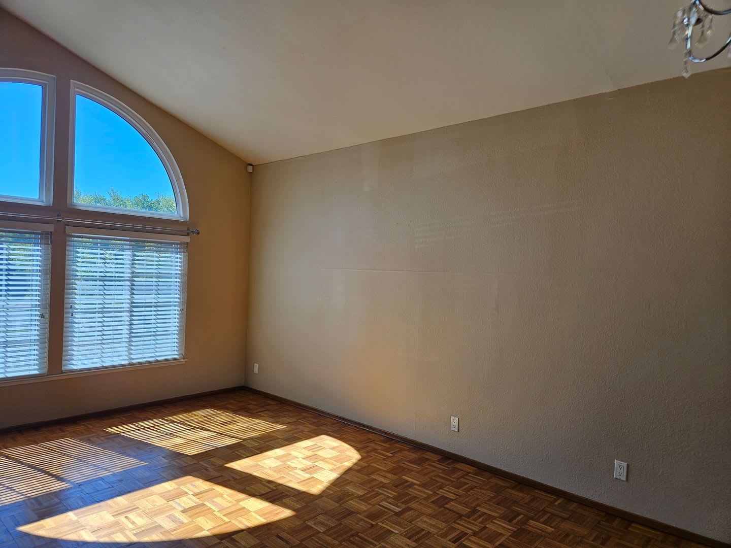 Stunning Evergreen 3 Bed 2 5 Bath Home Nestled In Private Court With Swimming Pool – photo 3