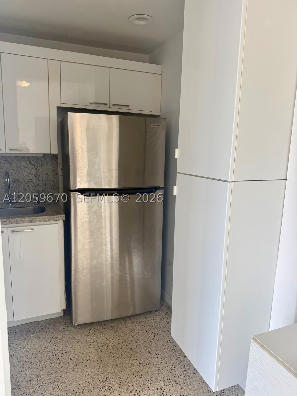 1736 SW 19th St – photo 3