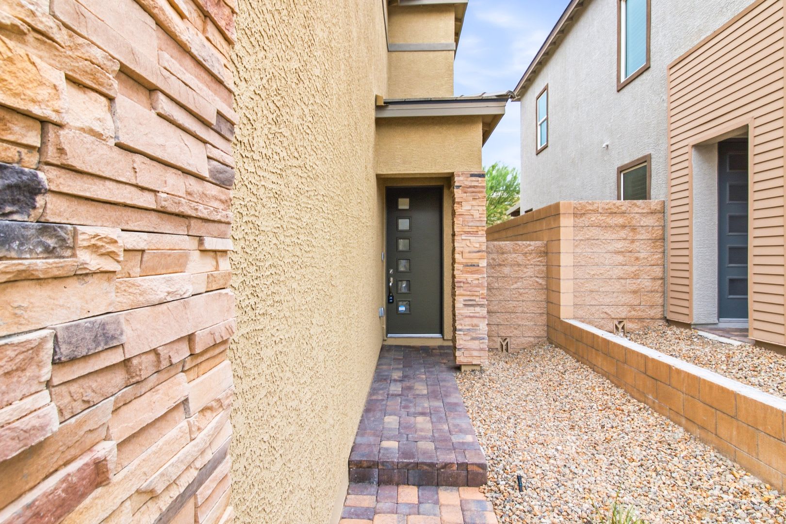 Beautiful 3-Bedroom Home in Desirable Skye Canyon – photo 4