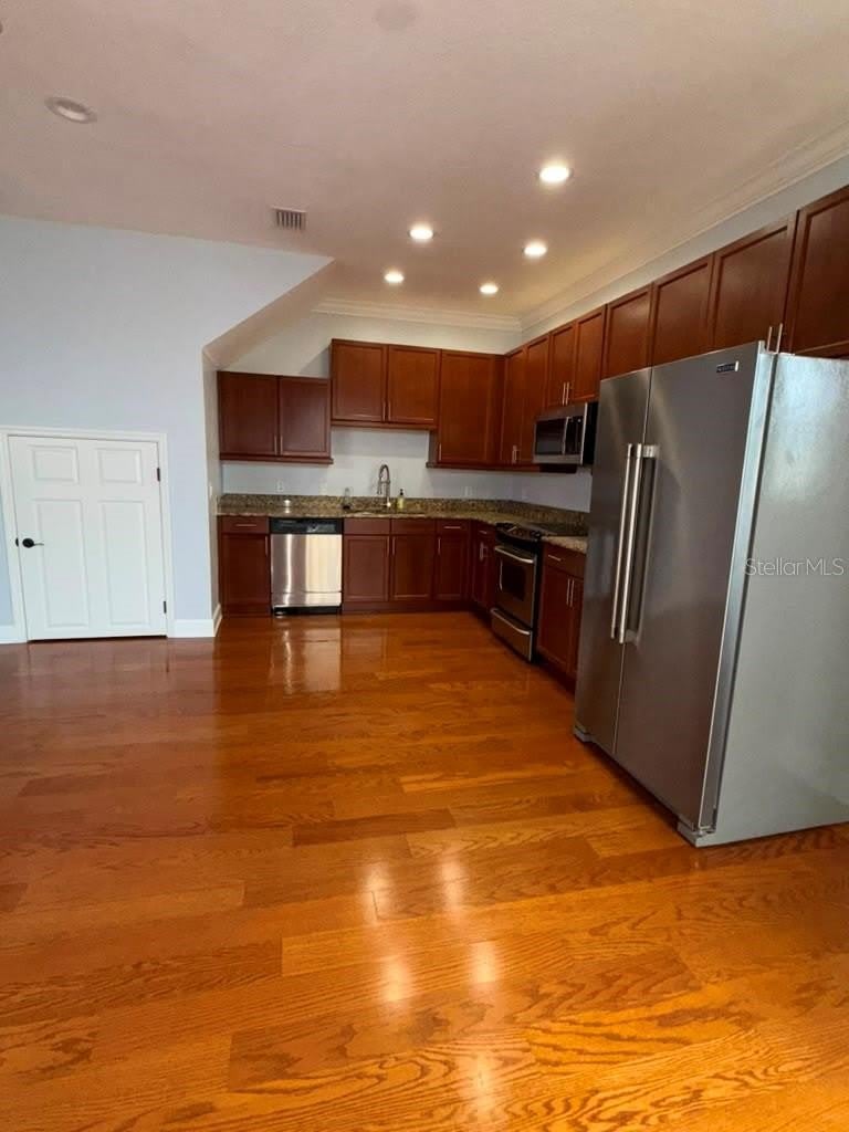 113 S PACKWOOD Avenue – photo 4