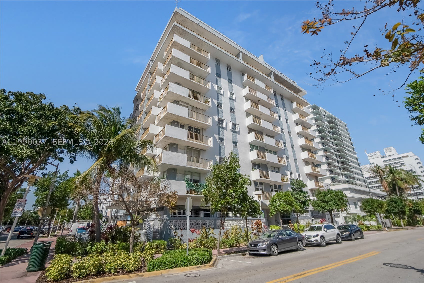 245 18th St – photo 1