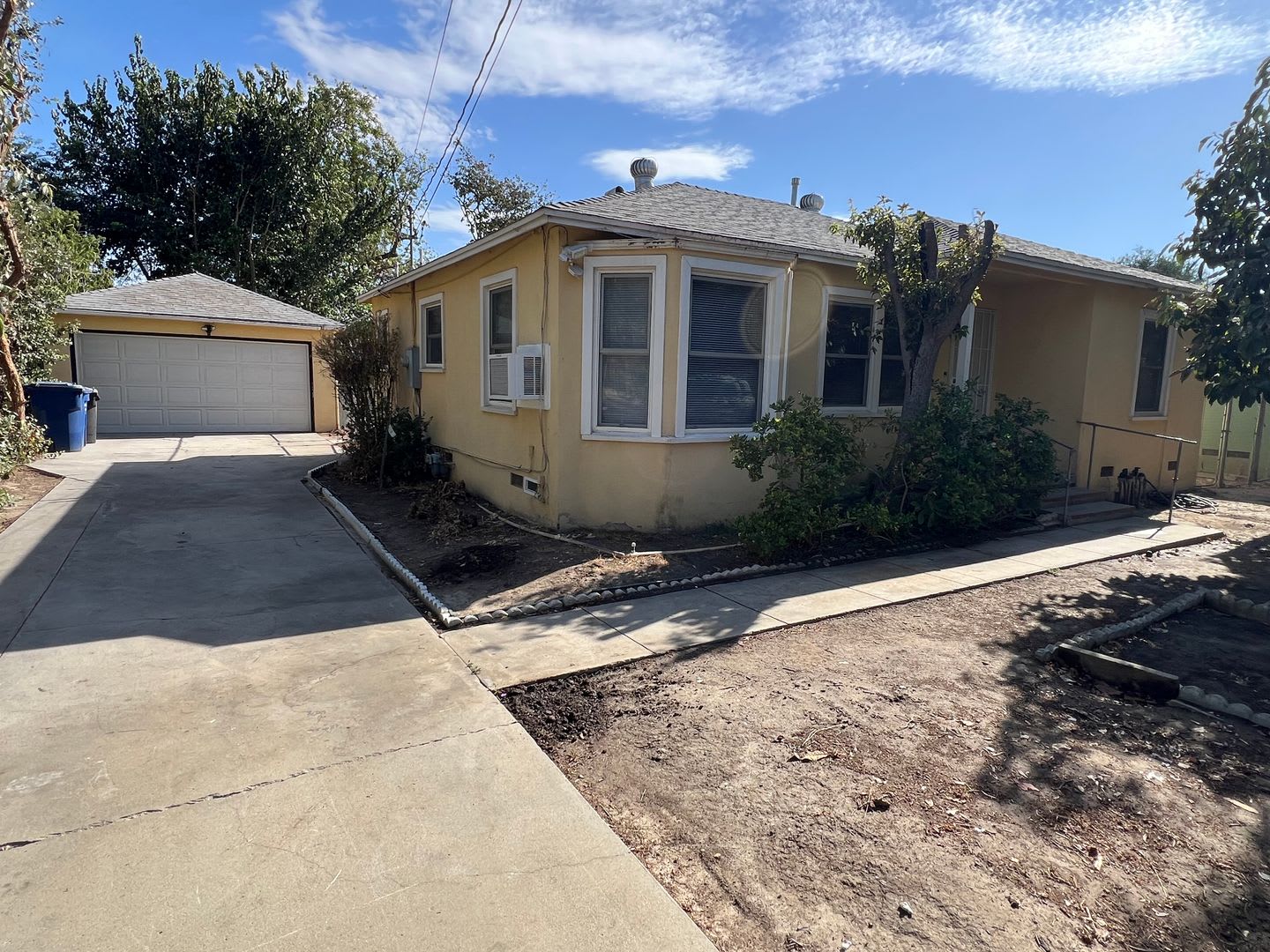 Now available! Charming 3-Bedroom Redlands Home with Included Gardener Service – photo 1