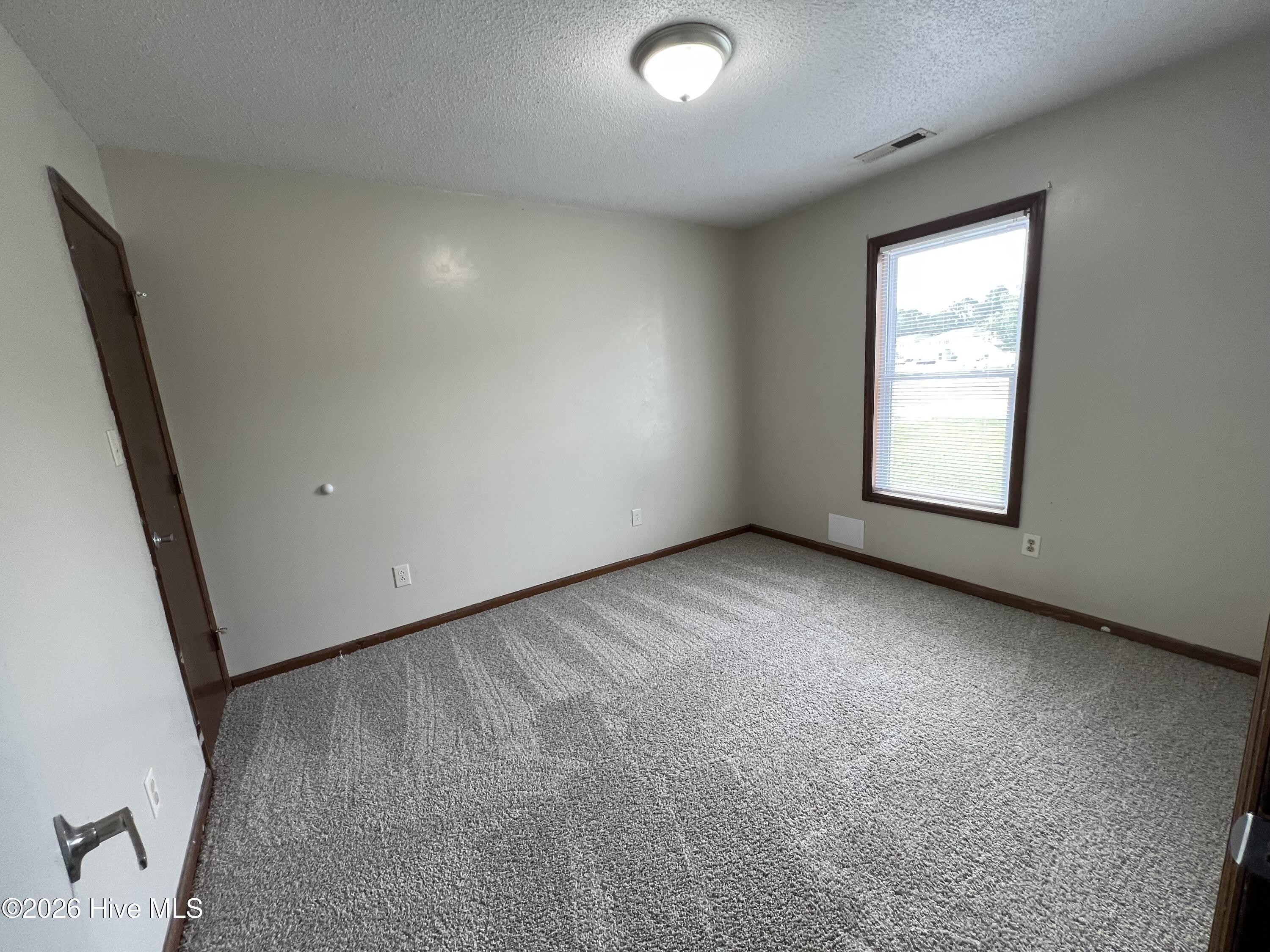725 Pinewood Drive – photo 4