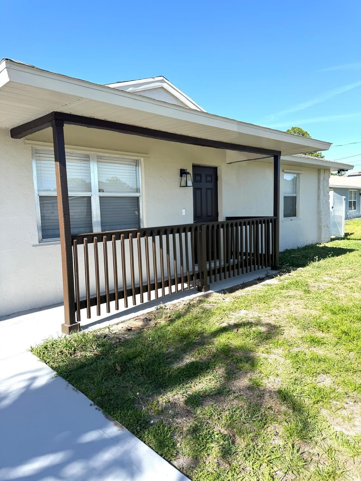 699 NW Riverside Drive – photo 3