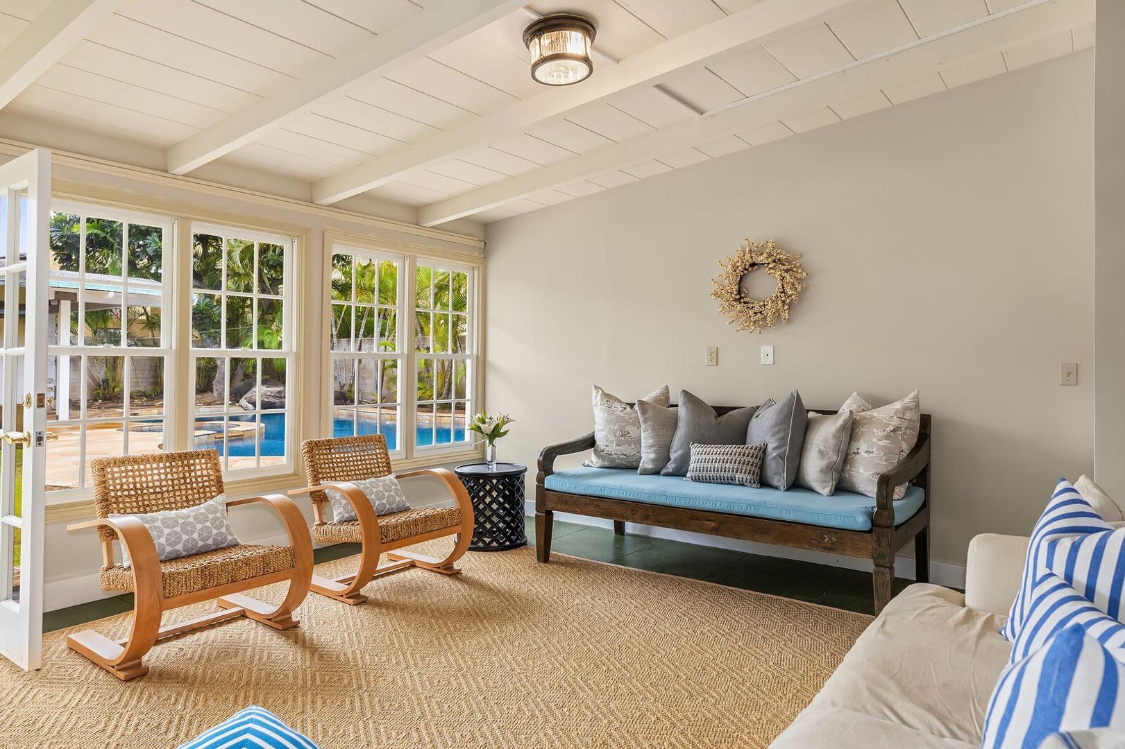 4bd / 3.5ba Charming Nautical Kahala Home with a Pool and A/C. – photo 2