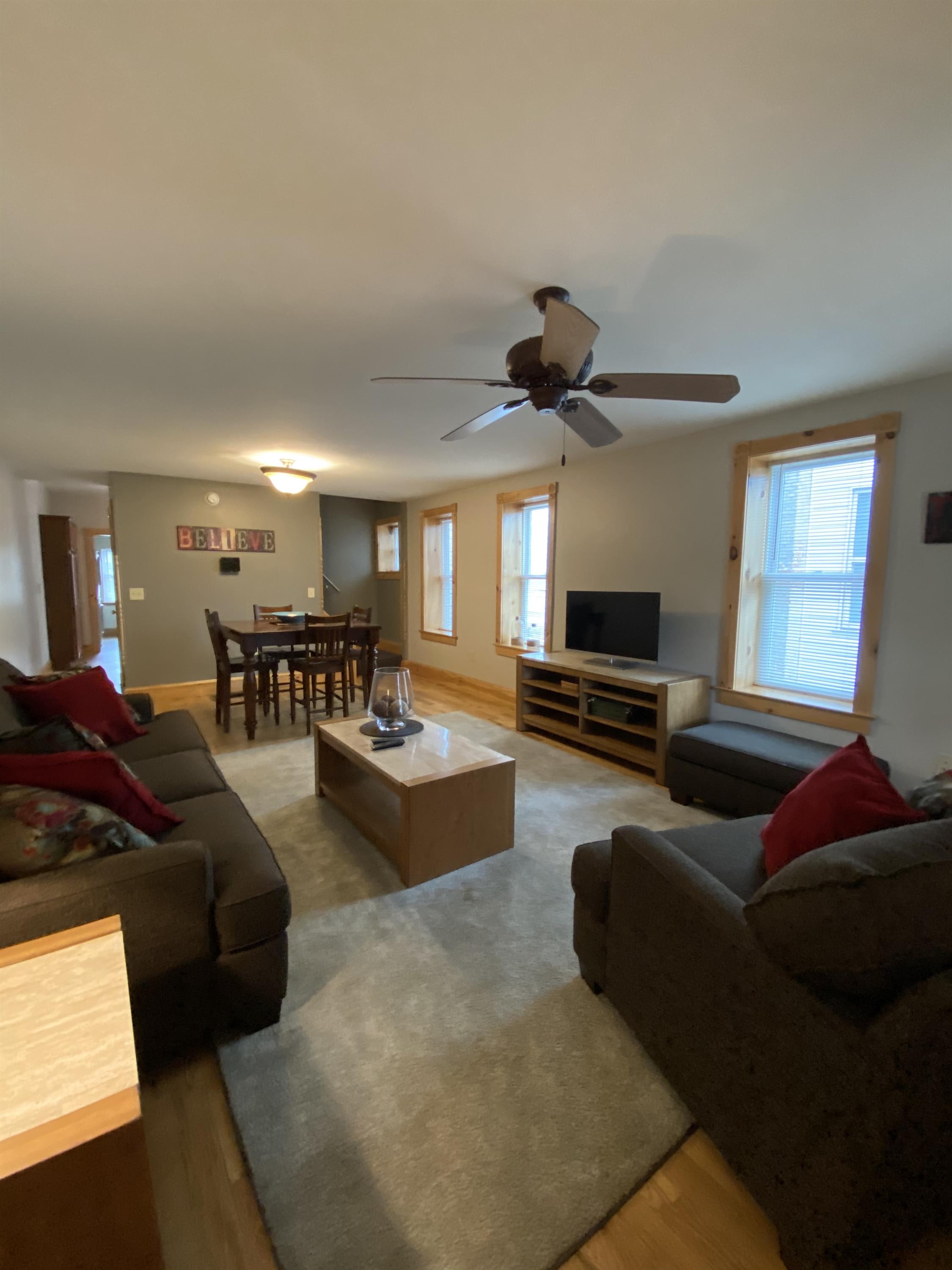 1138 Memorial Avenue – photo 4