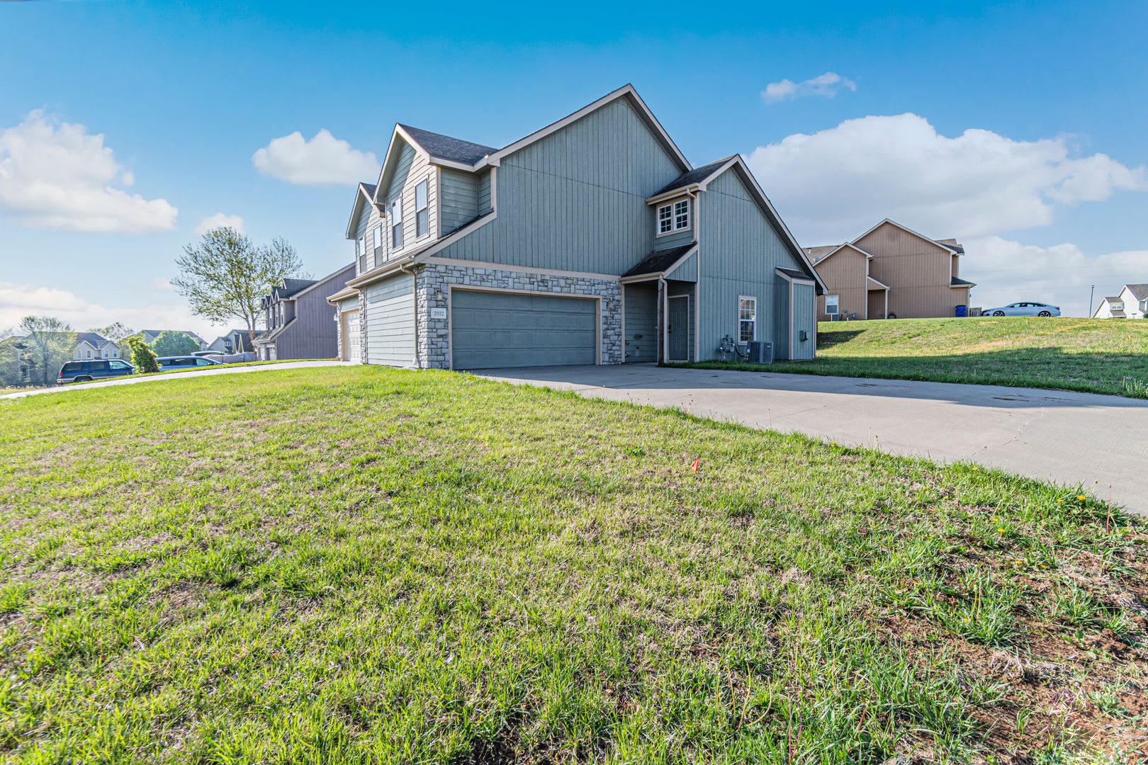 Please View 3D Virtual Walk-Through Before Scheduling a Showing – photo 1