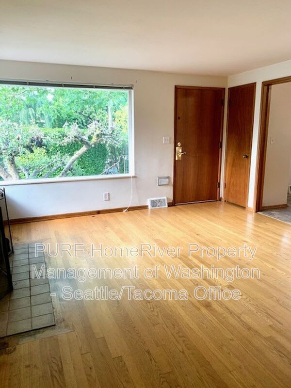 2253 E Roanoke St – photo 4