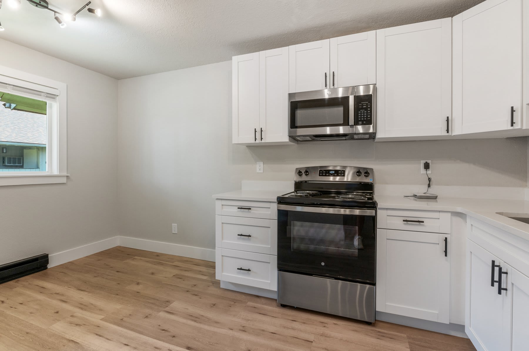 10820 E 3rd Ave – photo 2