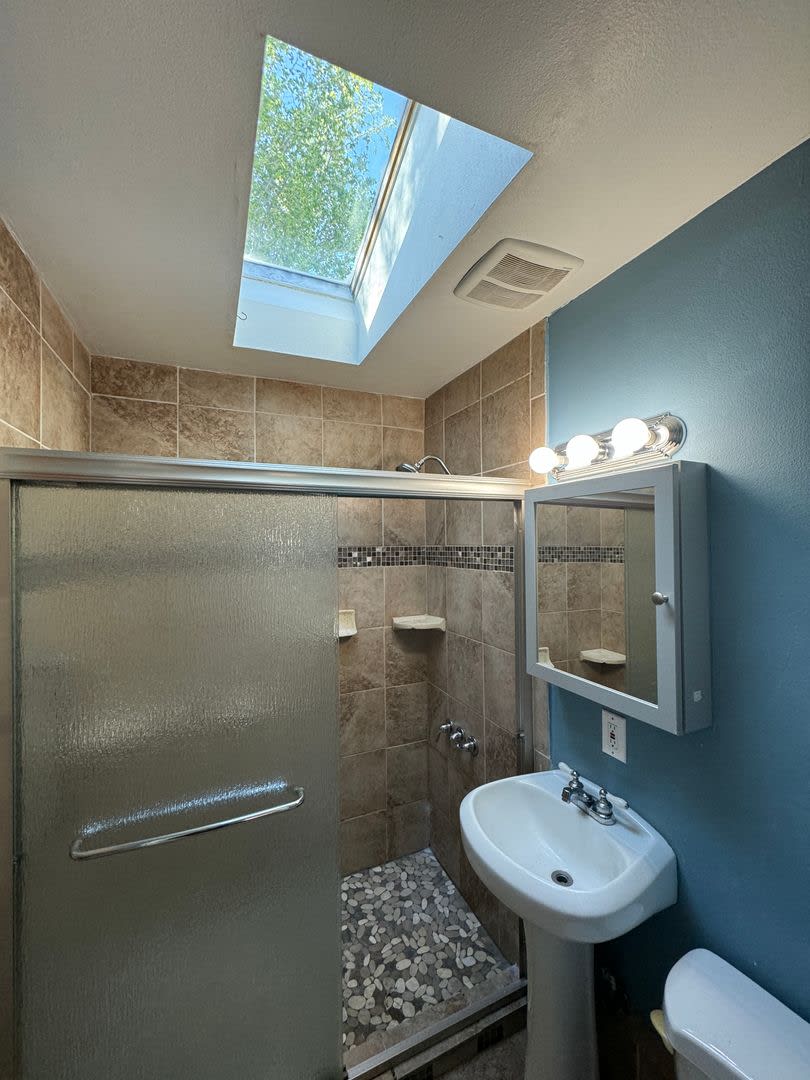 Non-Refundable & Security Deposit Total: $1450.00 – photo 4